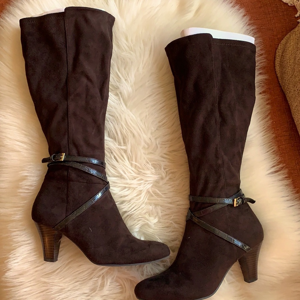 Karen Scott knee heigh brown boots sz 5.5